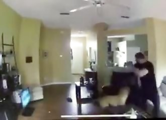 Un homme se fait attaquer par son propre pitbull