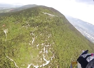 Deux parapentistes entrent en collision en plein vol (Savoie)