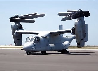 Un Boeing-Bell V-22 Osprey, un avion qui décolle comme un hélicoptère