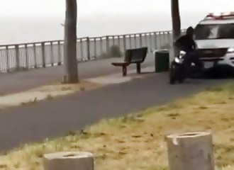 He tries to escape from the police on a scooter, but it goes wrong!