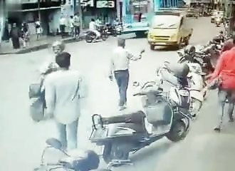 Un déséquilibré perturbe la circulation et provoque un gros accident