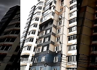 Russie : du 9e étage, des policiers laissent filer un suicidaire…