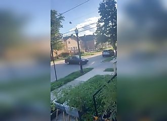 Il s'amuse à rouler vite dans un quartier et finit par le payer