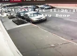New York : menotté, il s’échappe d’une voiture de police qui roule relativement vite