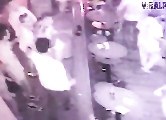 Thaïlande : un touriste australien met une tape sur les fesses d’une fille et se fait poignarder