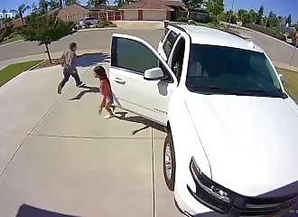 Une gamine surprend un voleur prêt à passer à l’action (Californie)