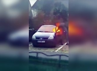 Il met le feu à une voiture .. mais ça ne se passe pas comme prévu ! (France)