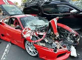 600,000 Ferrari crashes into a Nissan SUV