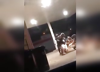 Deux policiers tentent d’arrêter Terminator (Tchéquie)