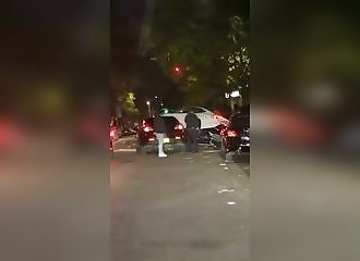 Regardez comment il s'échappe lors d'un contrôle routier !