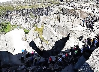 Norvège : une queue interminable pour se prendre en photo sur le rocher Trolltunga