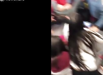 Pennsylvanie : pour refus d’obtempérer, cette lycéenne bagarreuse se fait brutalement calmer par la police