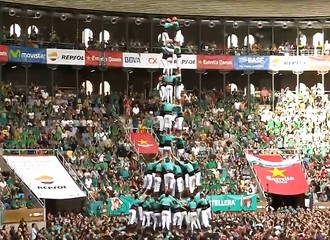 Avec leur pyramide humaine de 10 étages, ces Espagnoles réalisent une sacrée performance