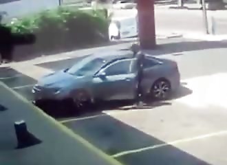Il tente de voler la voiture d'un combattant UFC, mauvaise idée !