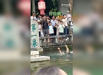 Chine : calme plat face à un touriste en train de se noyer