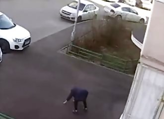 Un homme vole le sac de courses d’une femme de 80 ans (Russie)