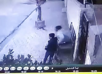 Un homme manque de se faire tuer par un scooter sans pilote