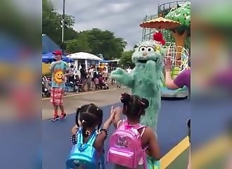 Elle demande 25 Millions au parc Sesame Place pour racisme