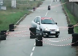 Une Citroën Xsara se dézingue lors d’une course amateur