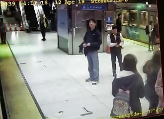 Californie : elle se coince la main dans la porte d’un train, ce qui arrive par la suite est horrible