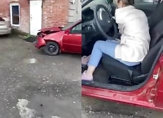 Sa petite amie arrive enfin, mais complètement saoule (et ne parlons pas de l'état de la voiture) !